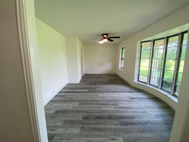 1001 Crisp Road, Ennis, TX 75119