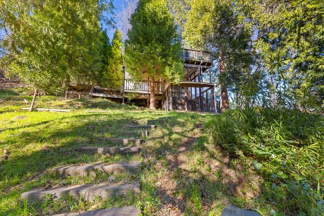 16483 Creekside Dr, Sonora, CA 95370