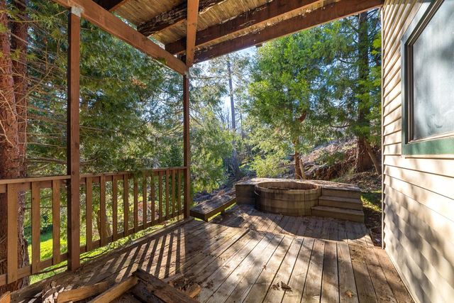 16483 Creekside Dr, Sonora, CA 95370