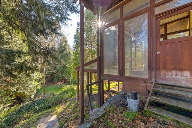 16483 Creekside Dr, Sonora, CA 95370