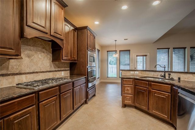 111 Pinnacle Ridge Court, Montgomery, TX 77316