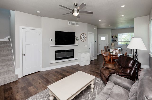 4018 NE 5th Street, Ankeny, IA 50021