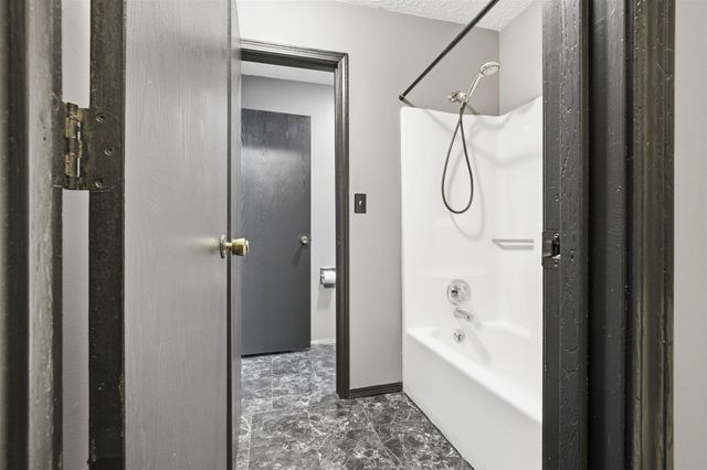 1916 Tracy Drive 48, Bloomington, IL 61704