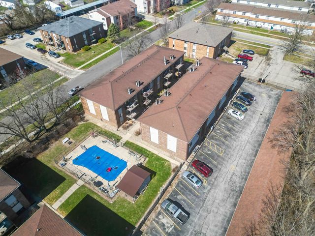 1916 Tracy Drive 48, Bloomington, IL 61704