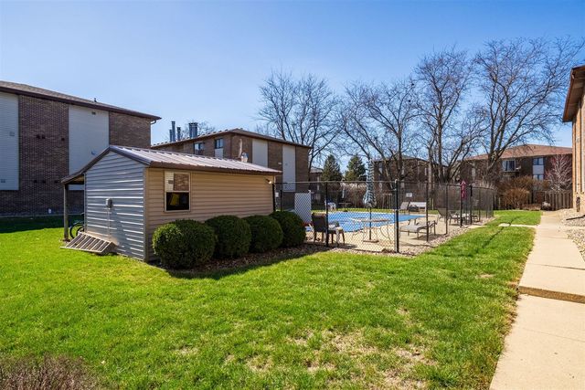 1916 Tracy Drive 48, Bloomington, IL 61704