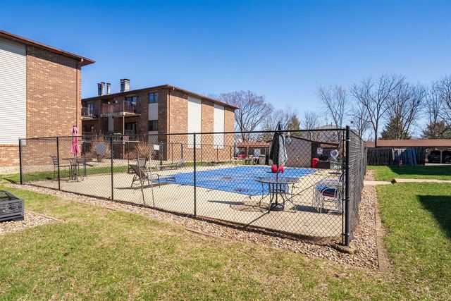 1916 Tracy Drive 48, Bloomington, IL 61704