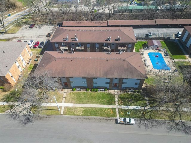 1916 Tracy Drive 48, Bloomington, IL 61704