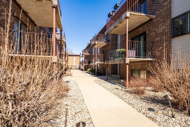 1916 Tracy Drive 48, Bloomington, IL 61704