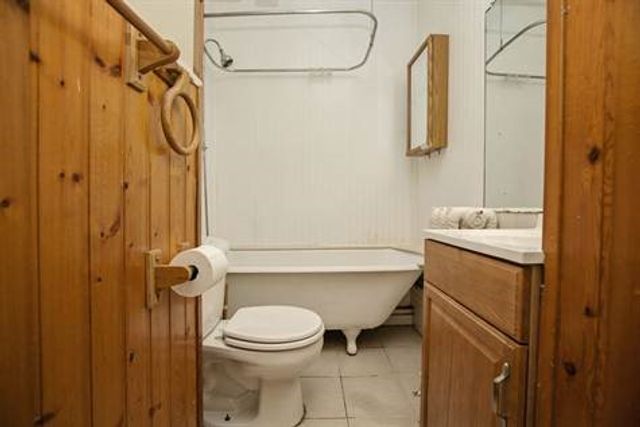 15 WEBSTER Street 2, Newport, RI 02840