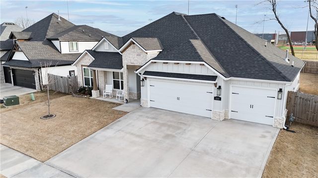 1111 Red Maple Street, Centerton, AR 72719