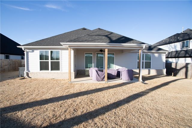 1111 Red Maple Street, Centerton, AR 72719