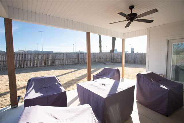 1111 Red Maple Street, Centerton, AR 72719