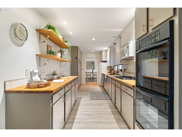 6725 Se CATALINA Ln, Milwaukie, OR 97222