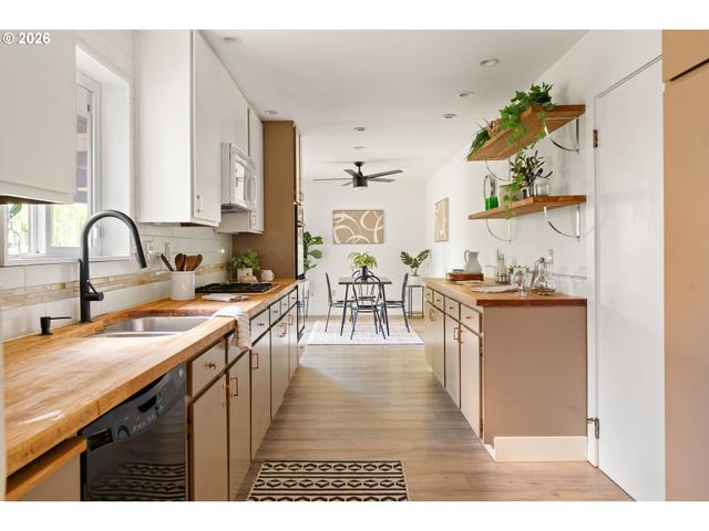 6725 Se CATALINA Ln, Milwaukie, OR 97222