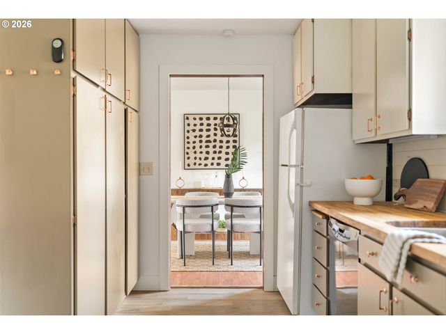 6725 Se CATALINA Ln, Milwaukie, OR 97222