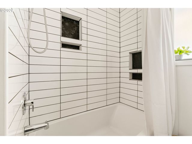 6725 Se CATALINA Ln, Milwaukie, OR 97222