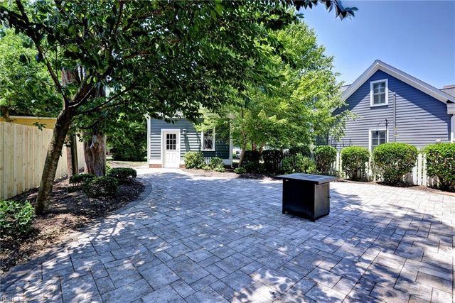 302 Page ST, Williamsburg, VA 23185