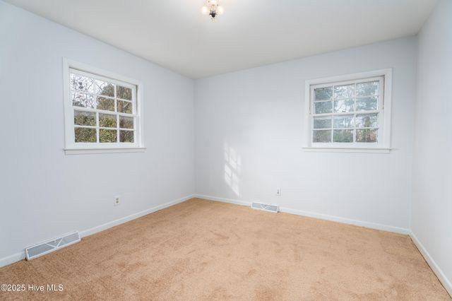 1007 Henderson Drive, Jacksonville, NC 28540