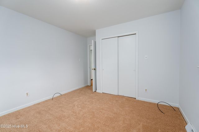 1007 Henderson Drive, Jacksonville, NC 28540