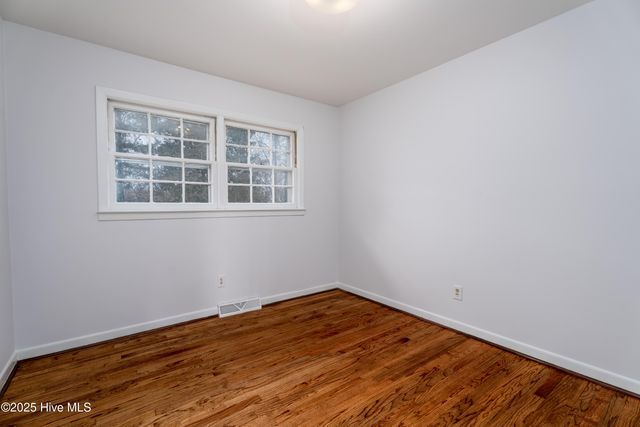 1007 Henderson Drive, Jacksonville, NC 28540