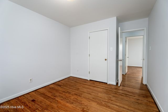 1007 Henderson Drive, Jacksonville, NC 28540