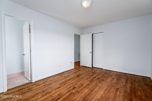 1007 Henderson Drive, Jacksonville, NC 28540