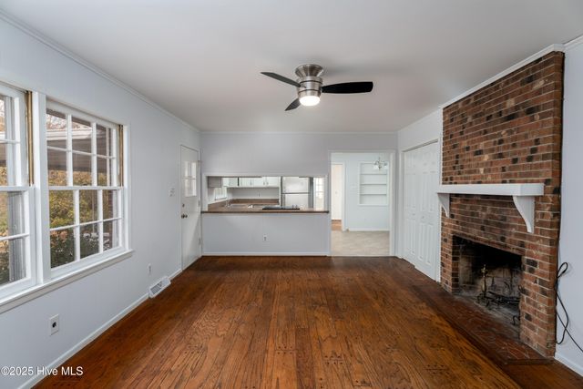 1007 Henderson Drive, Jacksonville, NC 28540