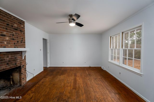 1007 Henderson Drive, Jacksonville, NC 28540