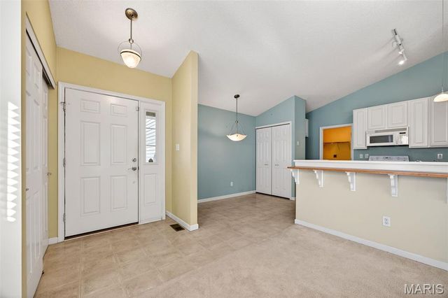 214 Maryland Drive 26B, O'fallon, MO 63366