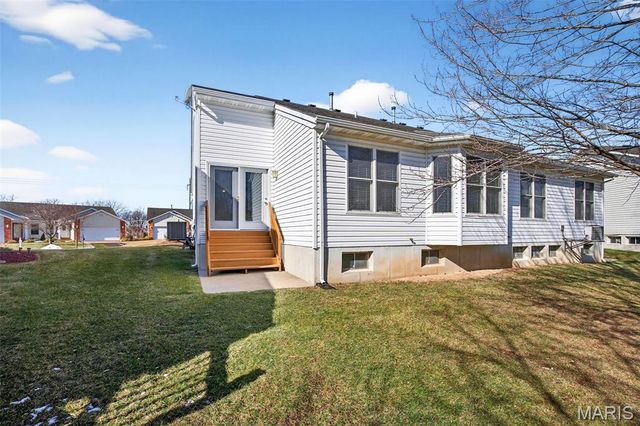 214 Maryland Drive 26B, O'fallon, MO 63366