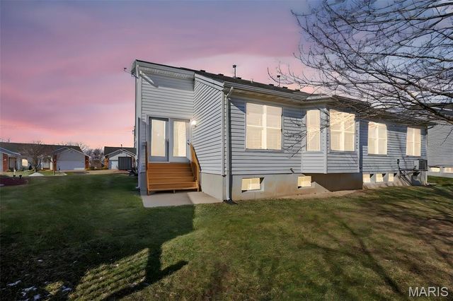 214 Maryland Drive 26B, O'fallon, MO 63366