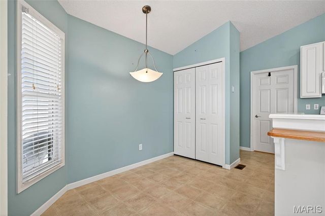 214 Maryland Drive 26B, O'fallon, MO 63366