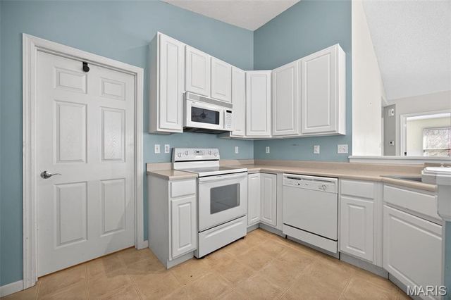 214 Maryland Drive 26B, O'fallon, MO 63366