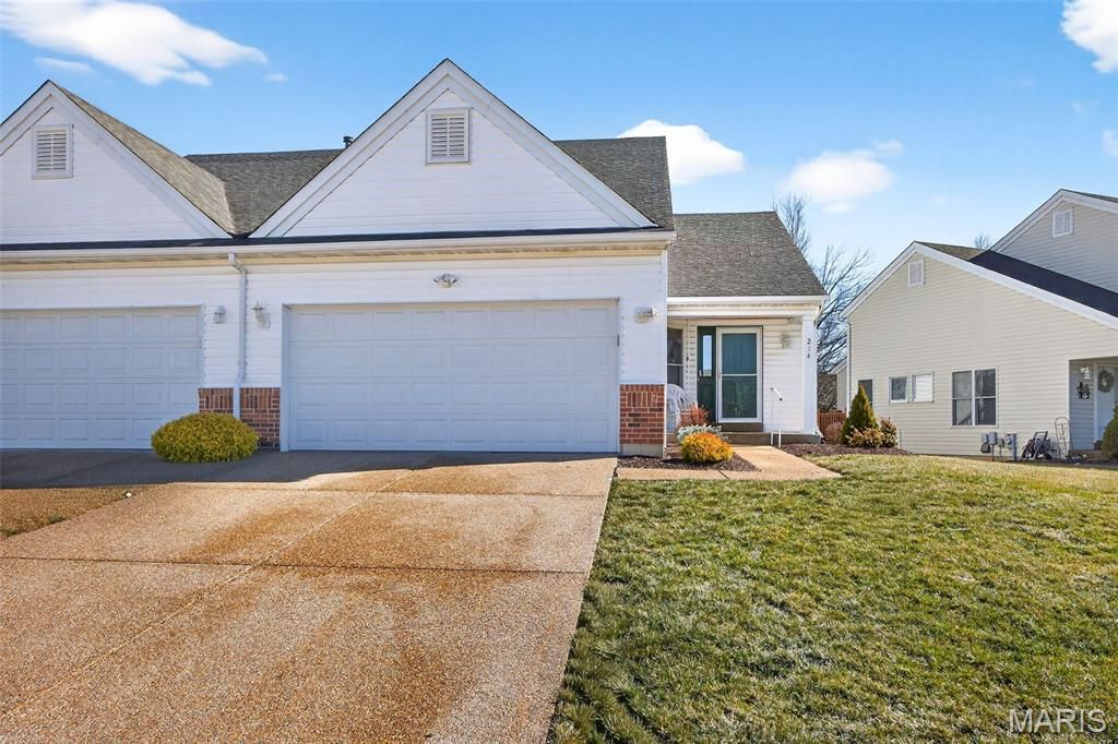 214 Maryland Drive 26B, O'fallon, MO 63366