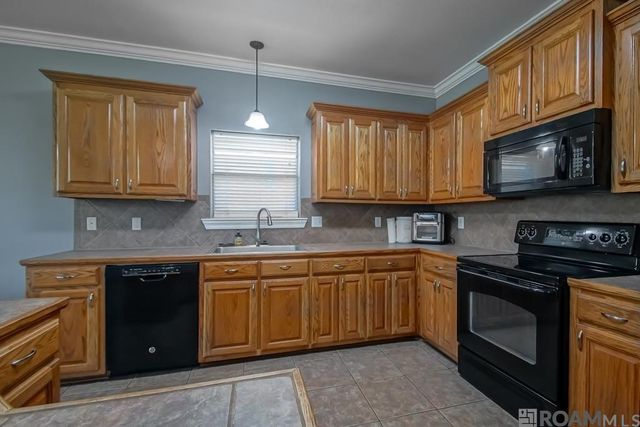 10109 Angela Dr, Denham Springs, LA 70706