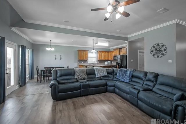 10109 Angela Dr, Denham Springs, LA 70706