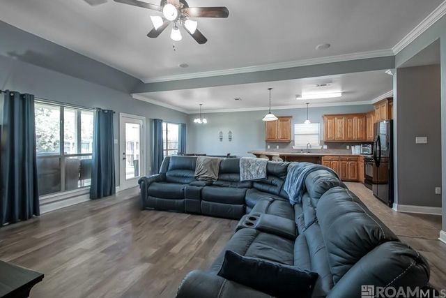 10109 Angela Dr, Denham Springs, LA 70706