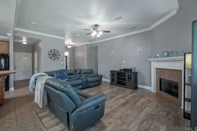 10109 Angela Dr, Denham Springs, LA 70706