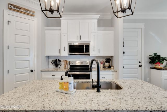 204 San Sebastian Drive, Youngsville, LA 70592