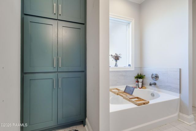 204 San Sebastian Drive, Youngsville, LA 70592