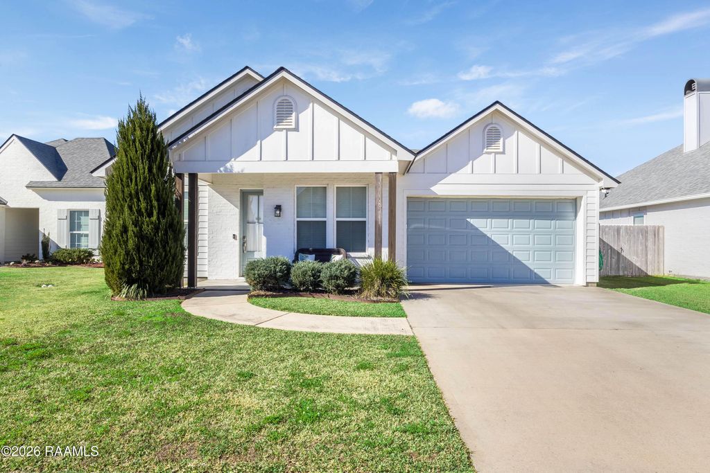 204 San Sebastian Drive, Youngsville, LA 70592