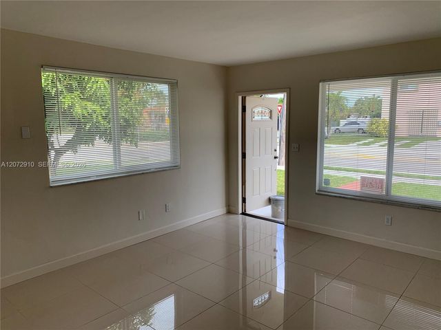 1200 SW 31st Avenue 1, Miami, FL 33135
