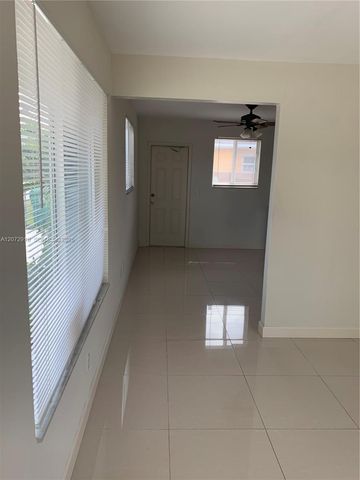 1200 SW 31st Avenue 1, Miami, FL 33135