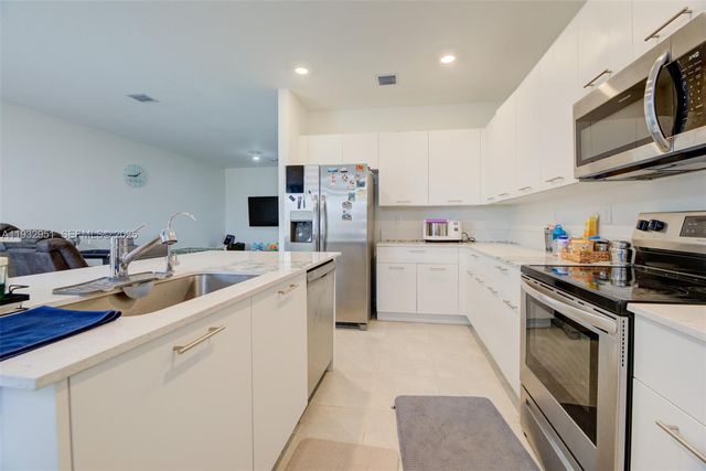 12604 NW 23rd Pl 0, Miami, FL 33167