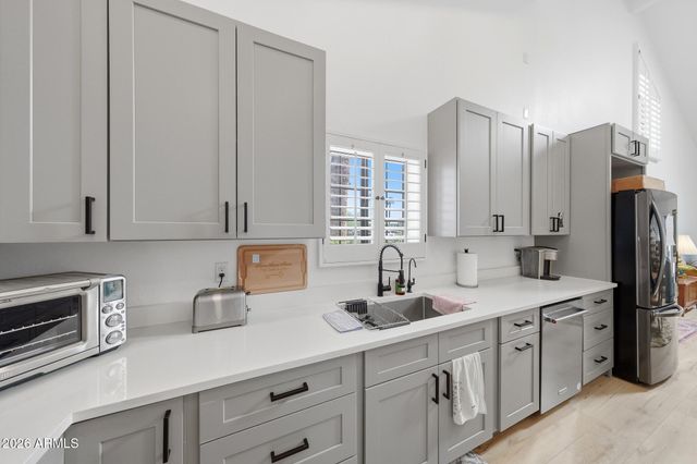 8540 N CENTRAL Avenue 1, Phoenix, AZ 85020