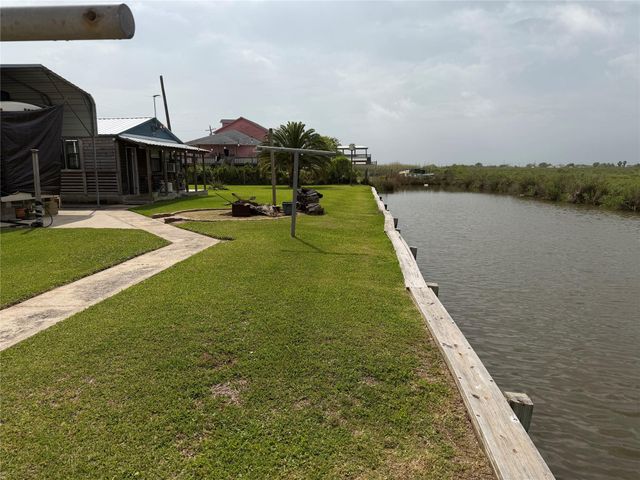 1270 N Monkhouse Drive, Crystal Beach, TX 77650