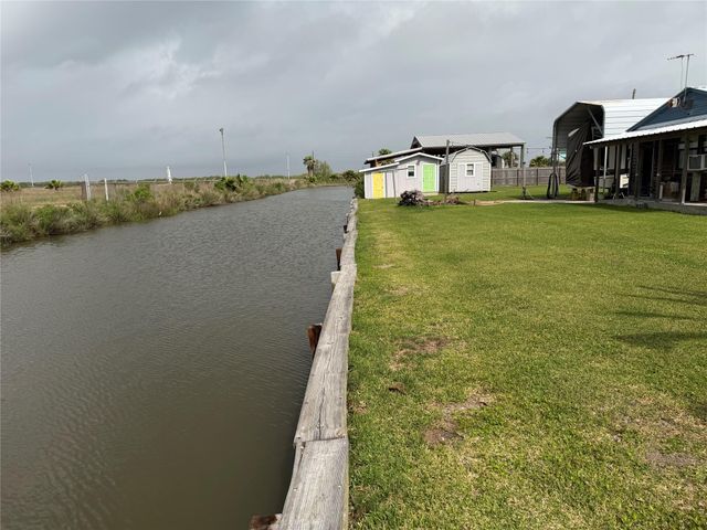 1270 N Monkhouse Drive, Crystal Beach, TX 77650