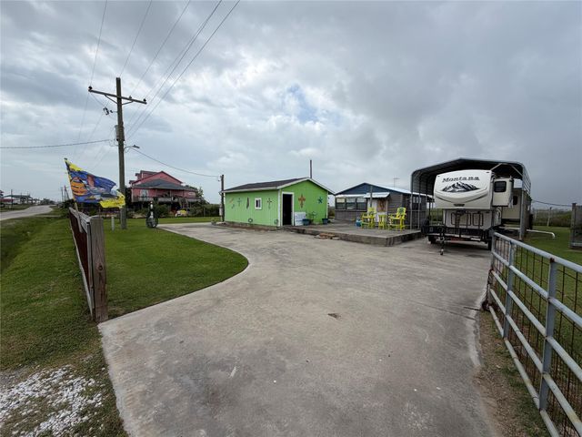 1270 N Monkhouse Drive, Crystal Beach, TX 77650