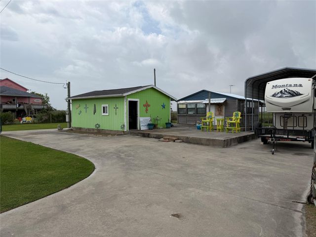 1270 N Monkhouse Drive, Crystal Beach, TX 77650