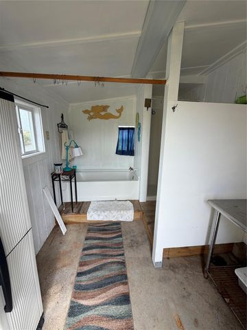 1270 N Monkhouse Drive, Crystal Beach, TX 77650